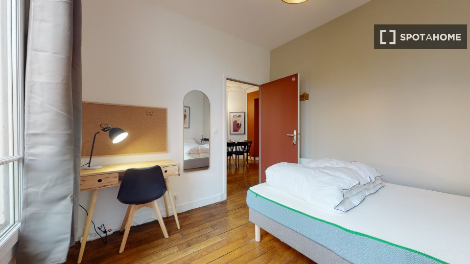 Double room Paris, 18 beds — photo 19