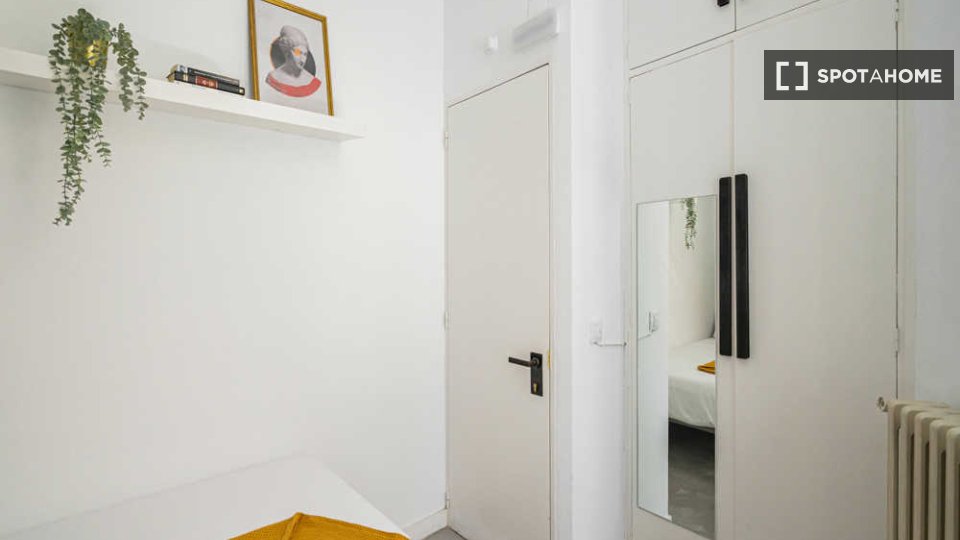 Double room Madrid, 68 beds, 2620m² — photo 70