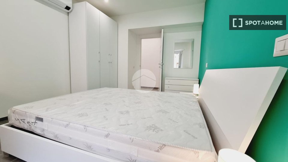 Double room Rome, 3 beds, 86m² — photo 8