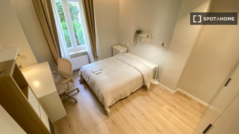 Double room Madrid, 6 beds — photo 11
