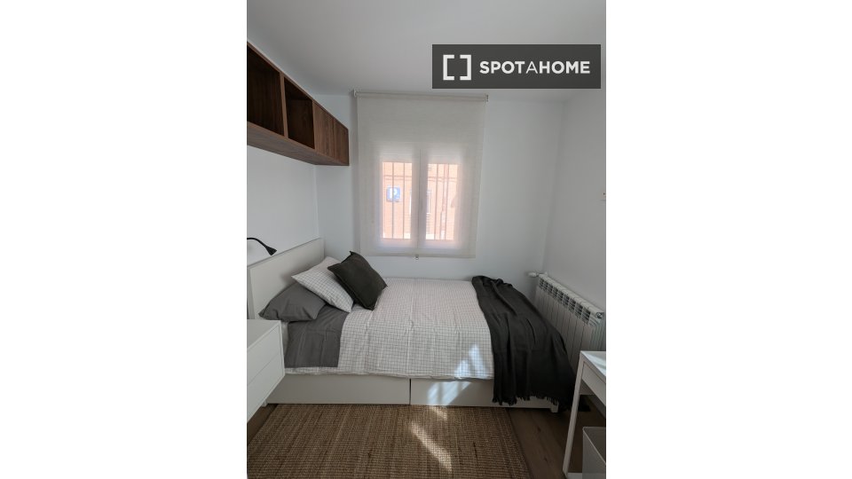 Double room Madrid, 5 beds — photo 17