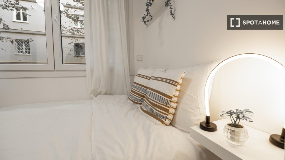Double room Madrid, 7 beds — photo 27