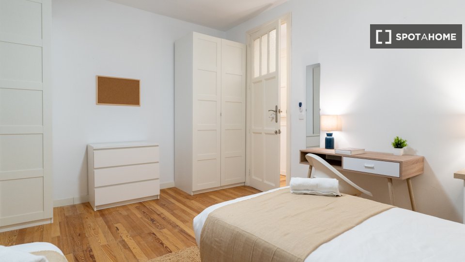 Double room Madrid, 4 beds — photo 18
