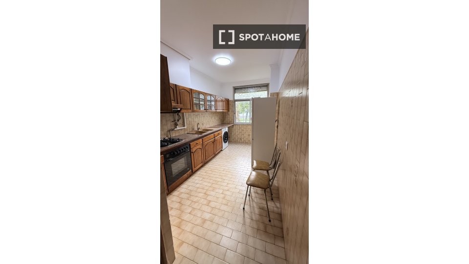 Double room Lisbon, 4 beds, 110m² — photo 8