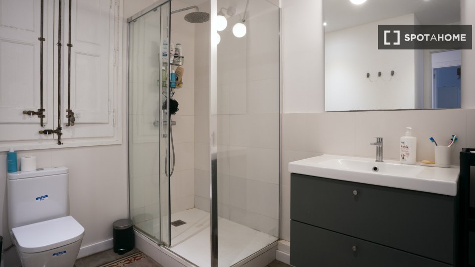 Double room Barcelona, 5 beds, 140m² — photo 26