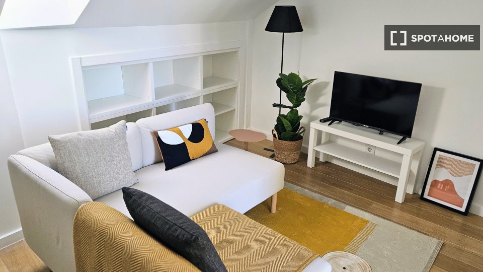 Apartment Lisbon, 1 bed — photo 9