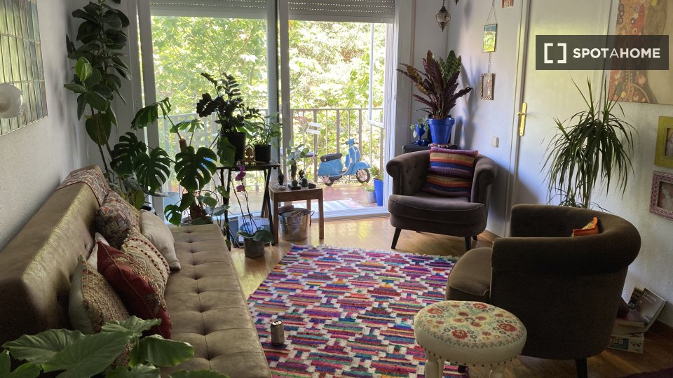 Double room Barcelona, 3 beds, 90m² — photo 1