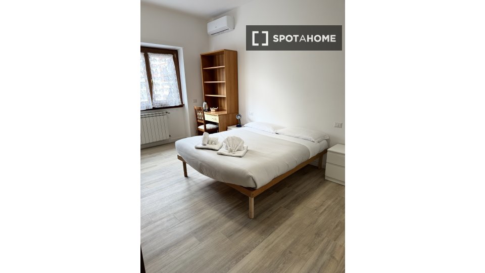 Double room Rome, 3 beds, 90m² — photo 4