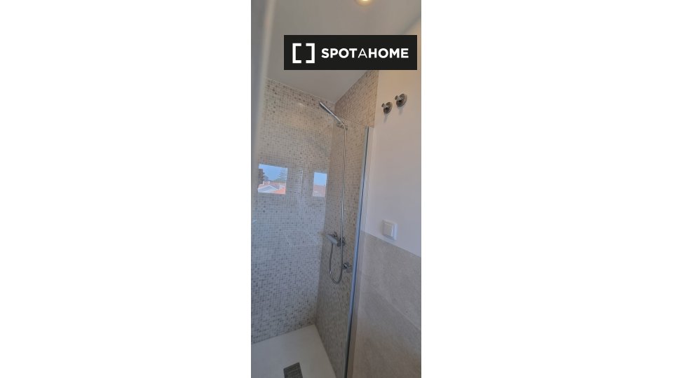 Apartment Lisbon, 2 beds, 100m² — photo 19