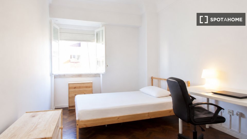 Double room Lisbon, 7 beds — photo 1
