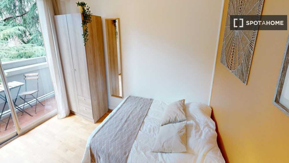 Double room Paris, 5 beds, 110m² — photo 1