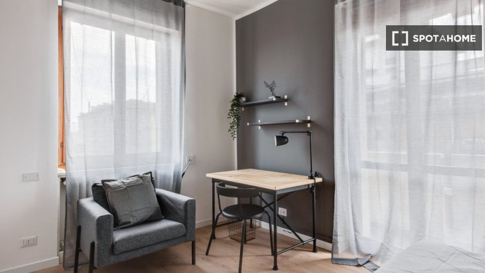 Stanza in appartamento condiviso in affitto a Greco, Milano - à Milan