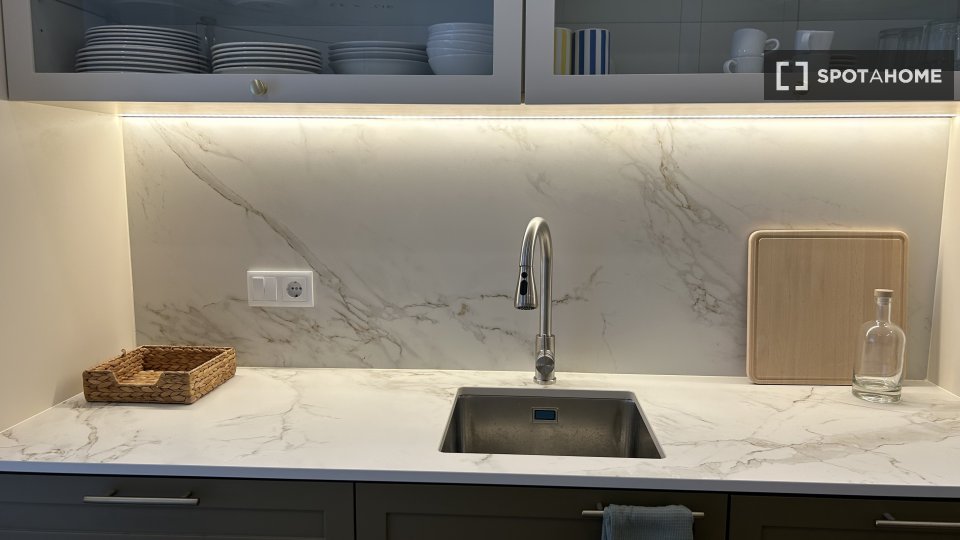 Apartment Lisbon, 2 beds, 83m² — photo 7
