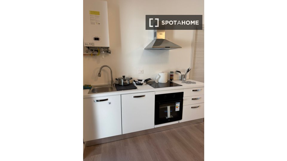 Double room Milan, 4 beds — photo 8