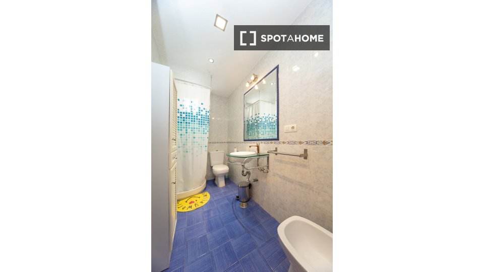 Double room Granada, 4 beds — photo 19