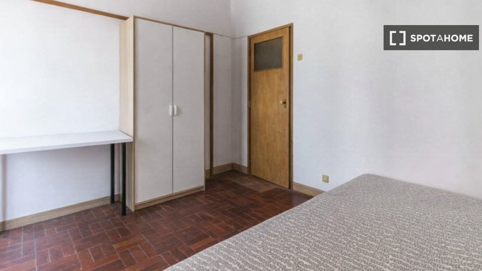 Double room Lisbon, 6 beds — photo 21