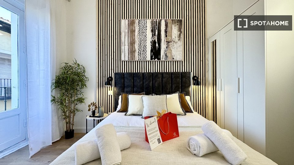 Double room Madrid, 2 beds — photo 6