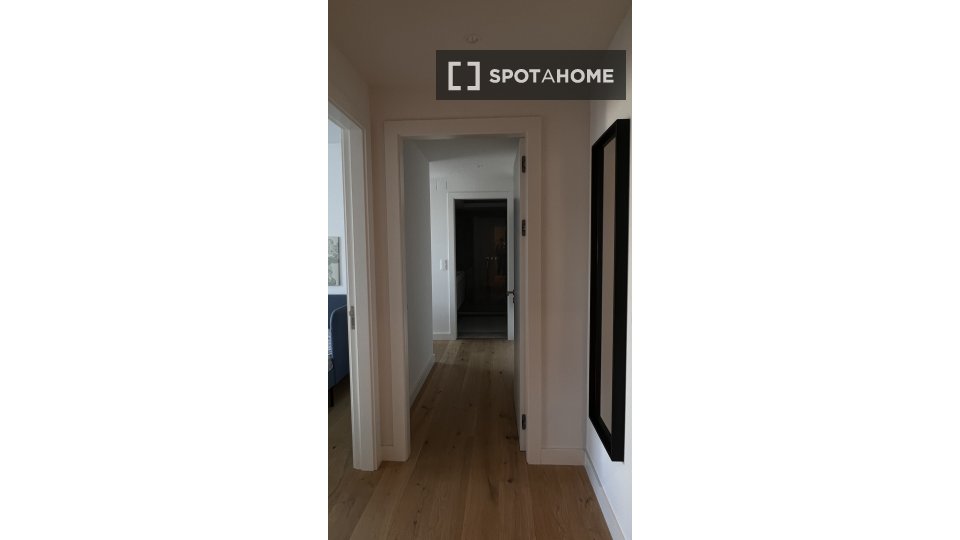 Apartment Lisbon, 2 beds, 108m² — photo 11
