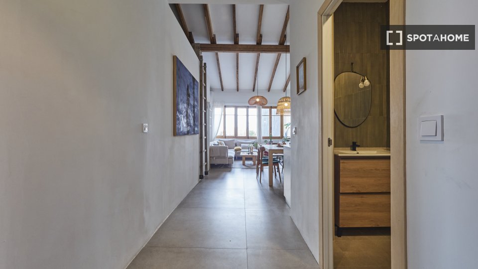 Double room Valencia, 3 beds, 140m² — photo 9