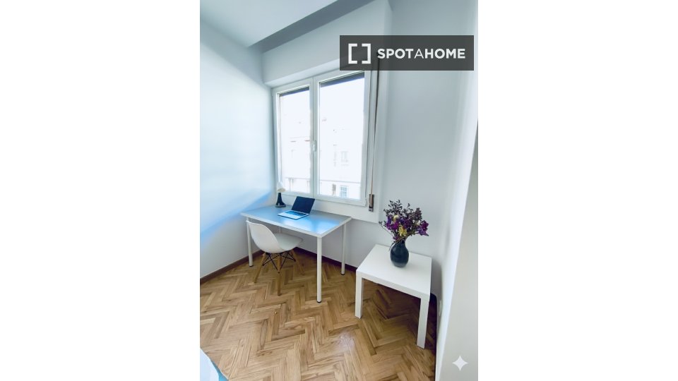 Double room Madrid, 7 beds, 132m² — photo 11