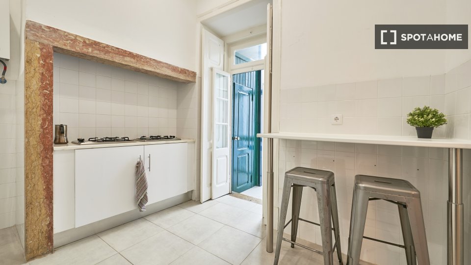 Double room Lisbon, 7 beds, 110m² — photo 20