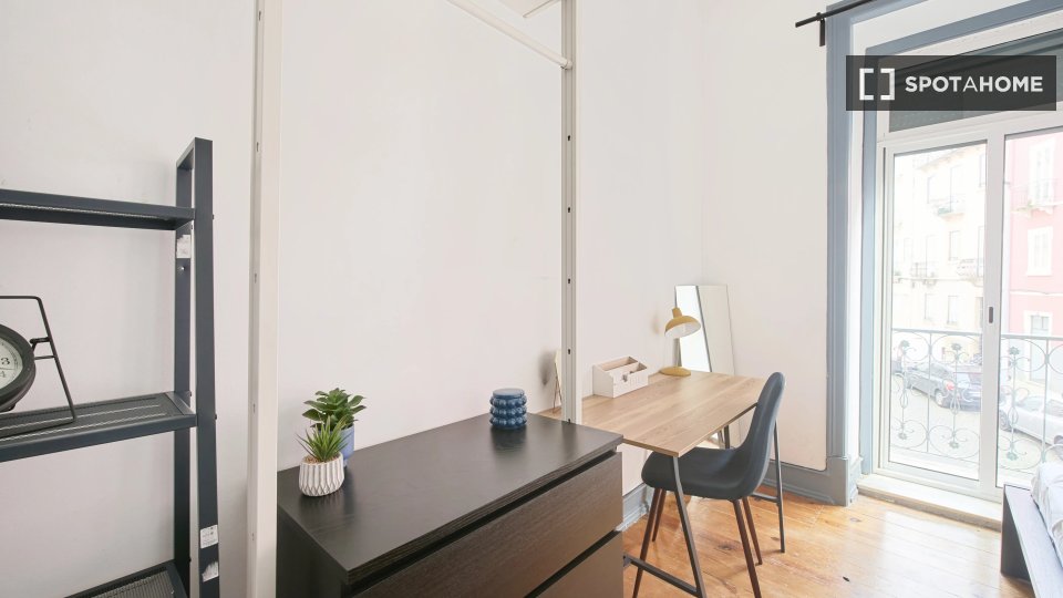 Double room Lisbon, 4 beds — photo 8