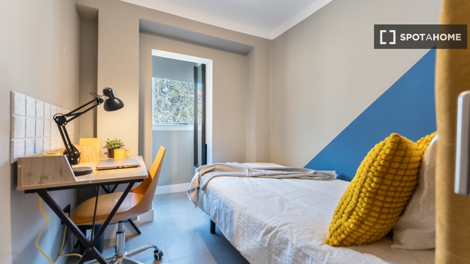 Double room Madrid, 6 beds, 70m² — photo 1