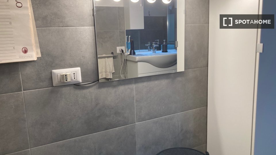 Double room Milan, 1 bed, 78m² — photo 16
