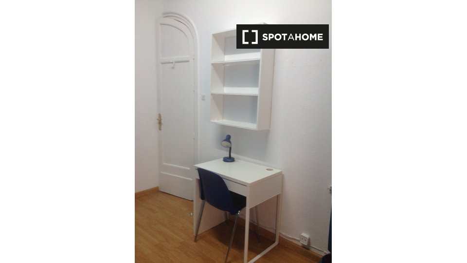 Double room Madrid, 6 beds — photo 4