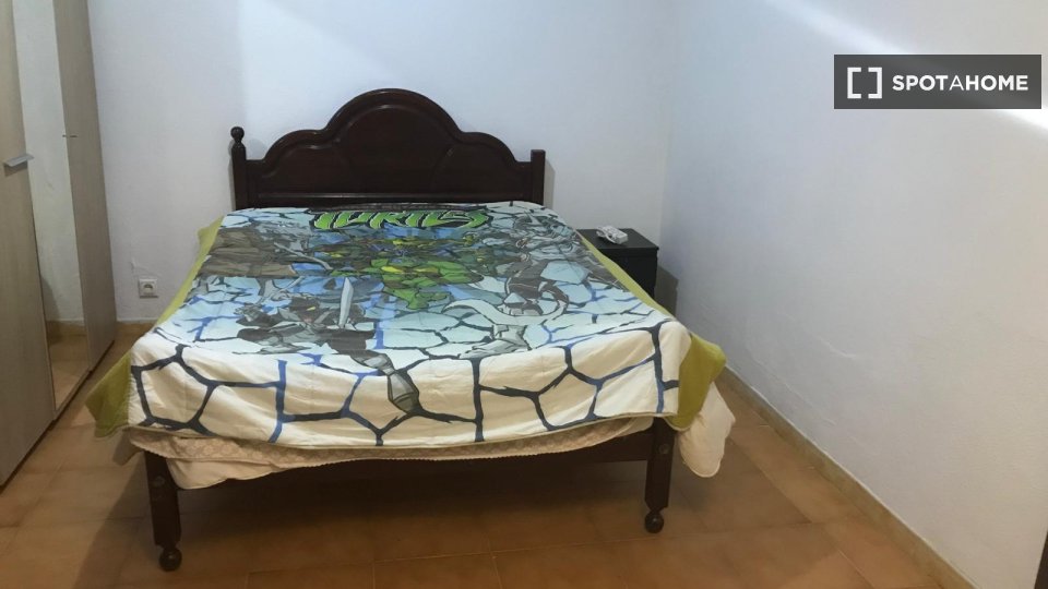 Double room Lisbon, 2 beds — photo 10