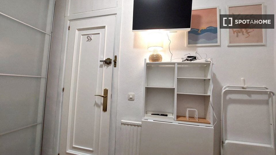 Double room Madrid, 4 beds, 61m² — photo 7