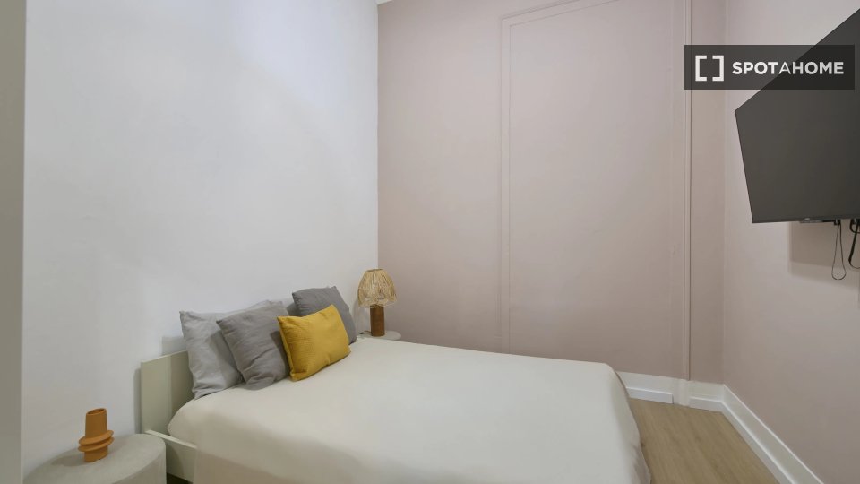 Double room Lisbon, 9 beds — photo 9