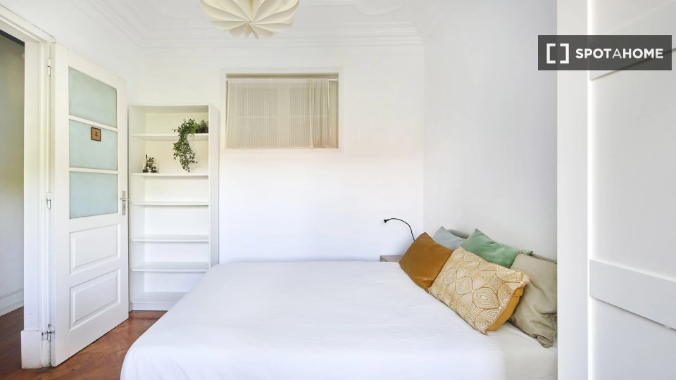 Double room Lisbon, 4 beds — photo 12