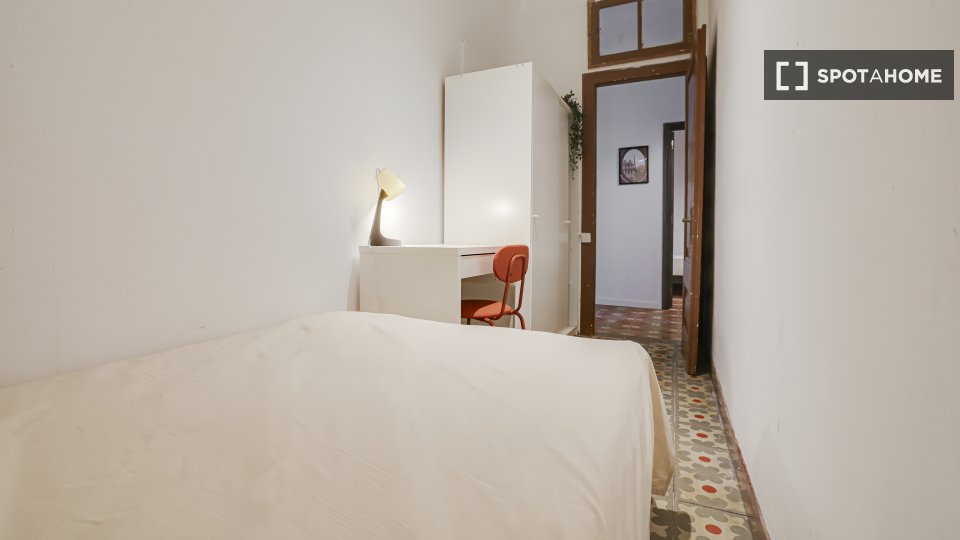Double room Barcelona, 6 beds, 100m² — photo 1
