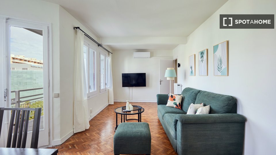 Apartment Barcelona, 3 beds, 82m² — photo 25