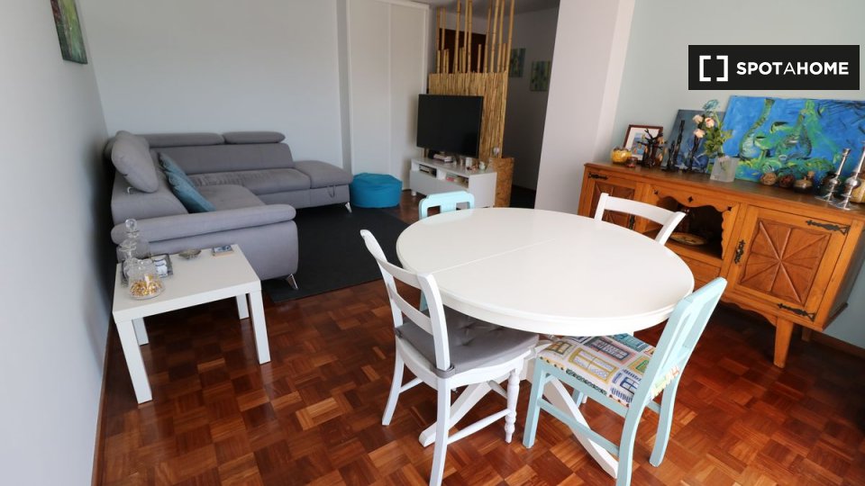 Double room Lisbon, 3 beds, 69m² — photo 7