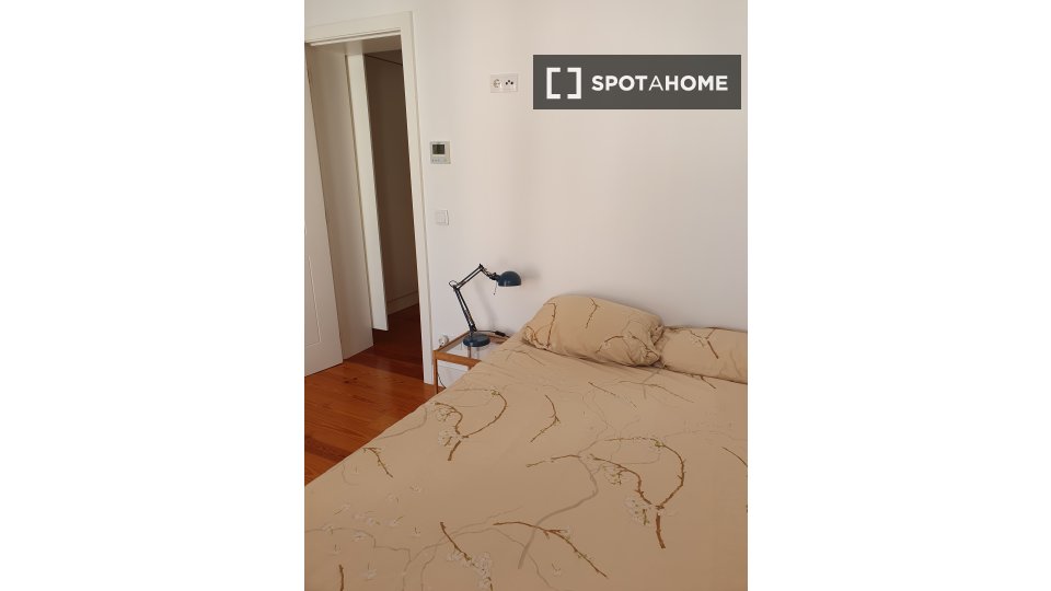 Apartment Lisbon, 1 bed, 65m² — photo 17