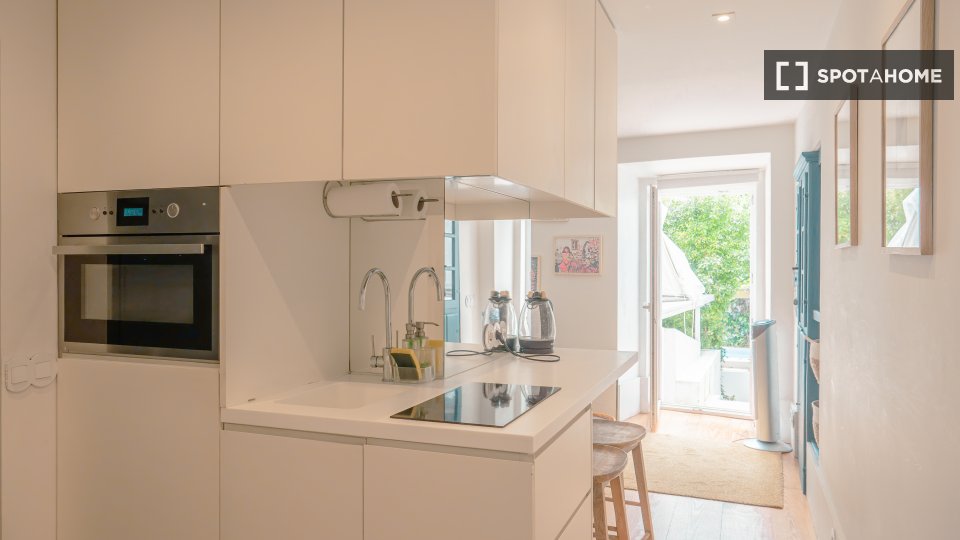 Apartment Lisbon, 1 bed, 78m² — photo 9