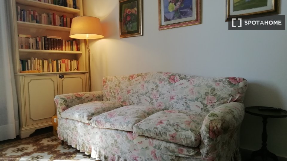 Double room Florence, 3 beds, 160m² — photo 15