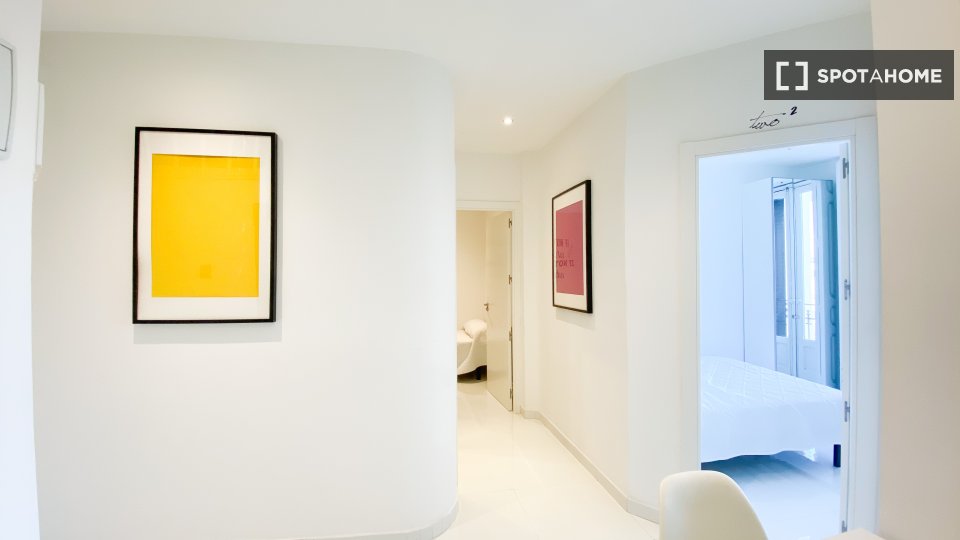Double room Madrid, 3 beds, 60m² — photo 10