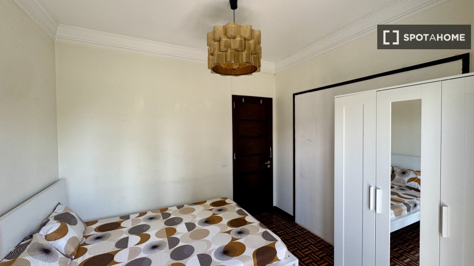 Double room Lisbon, 4 beds, 112m² — photo 16