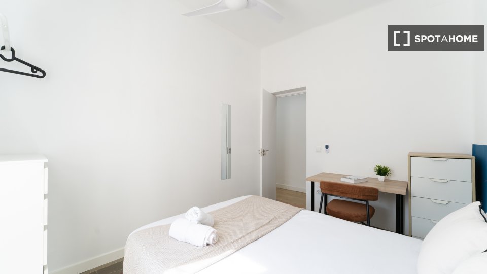 Double room Madrid, 6 beds — photo 16