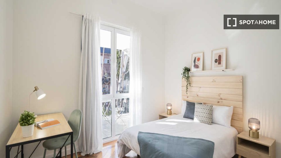 Double room Madrid, 17 beds — photo 57