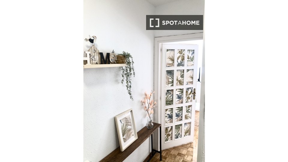 Double room Madrid, 4 beds, 100m² — photo 10