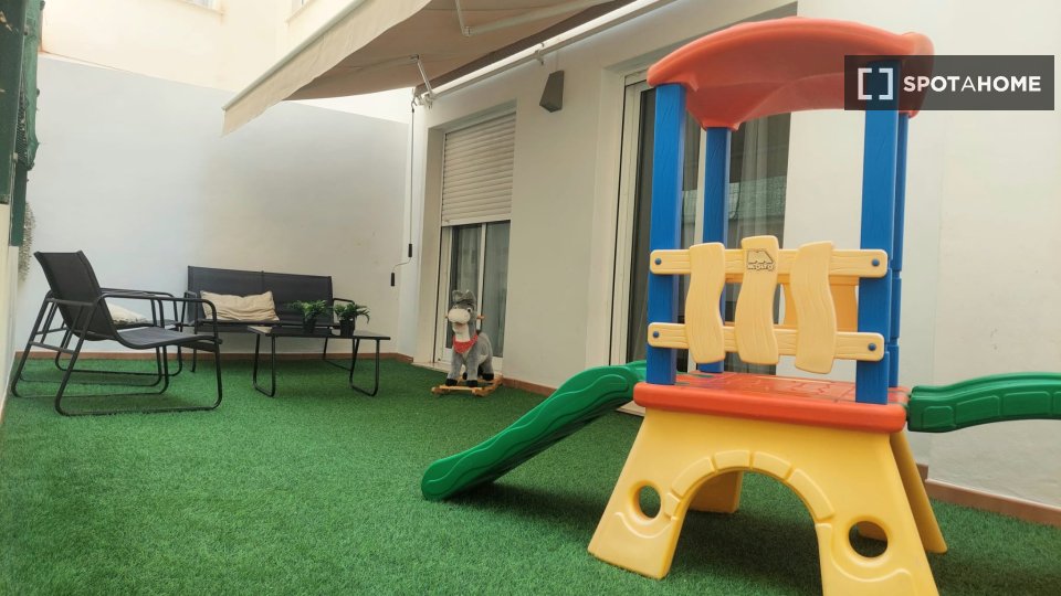 Apartment Alicante, 2 beds, 60m² — photo 4