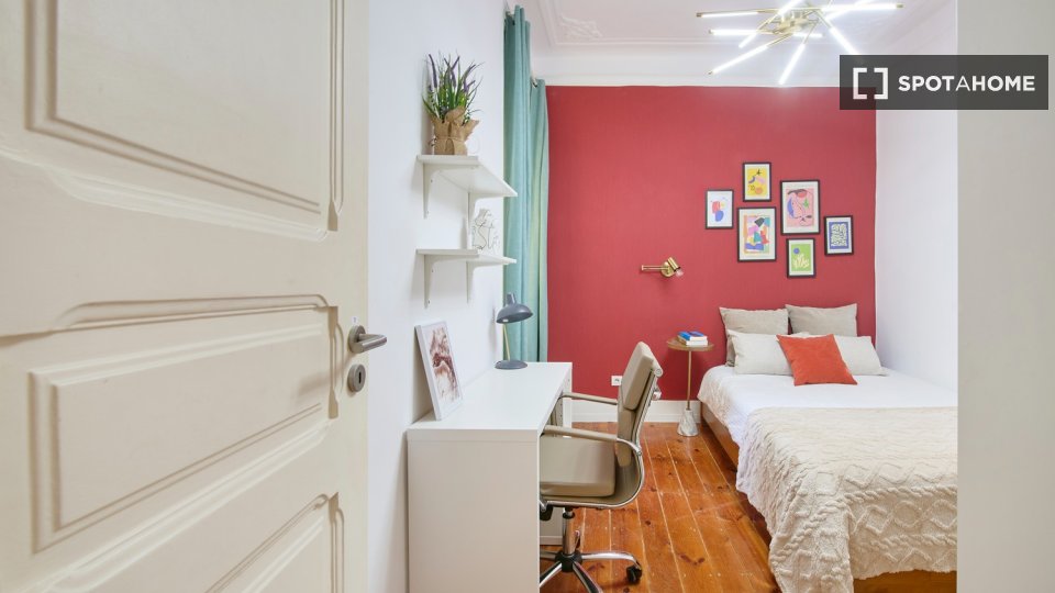 Double room Lisbon, 6 beds — photo 23