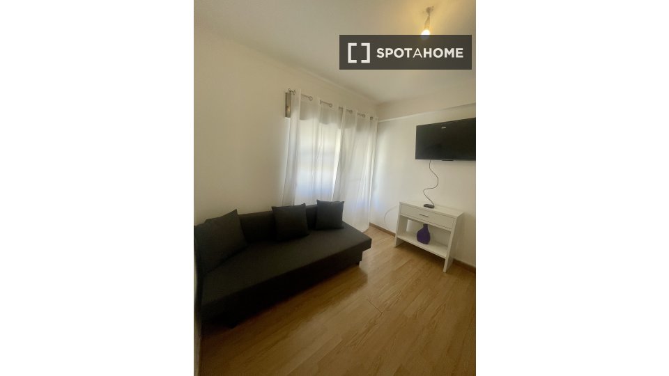 Double room Lisbon, 2 beds — photo 6