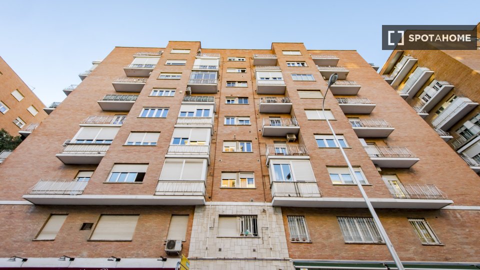 Double room Madrid, 6 beds, 120m² — photo 7