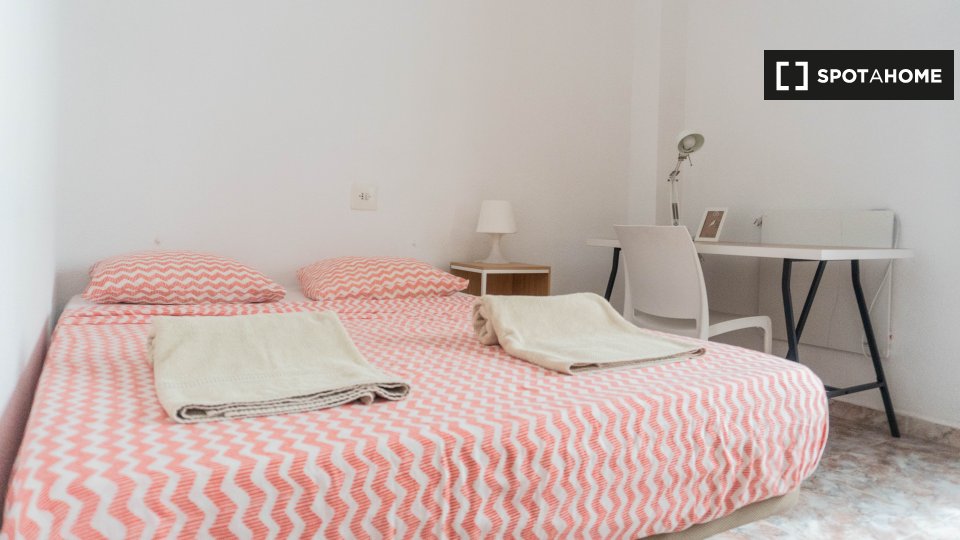 Double room Valencia, 7 beds, 200m² — photo 6