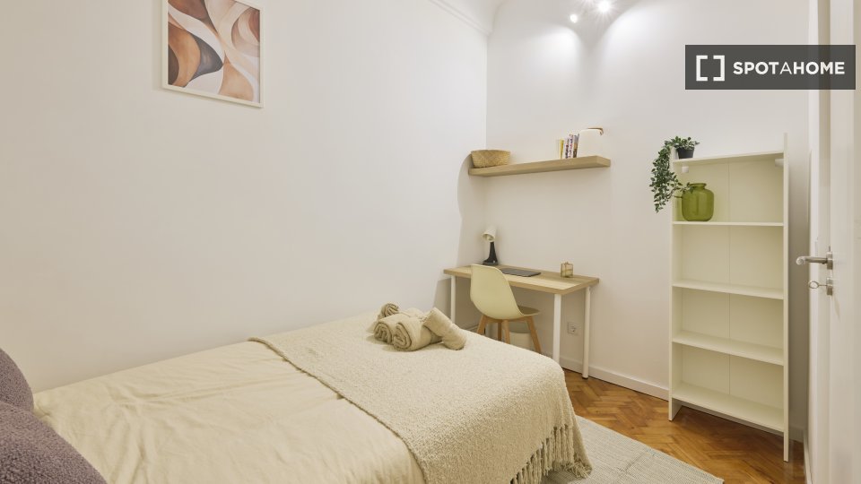 Double room Lisbon, 11 beds — photo 24